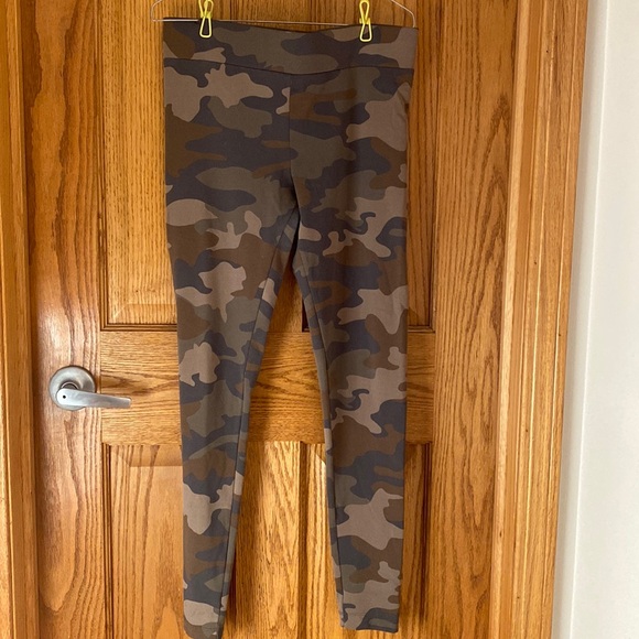 Camo dolor leggings • super soft • like new - Picture 1 of 4